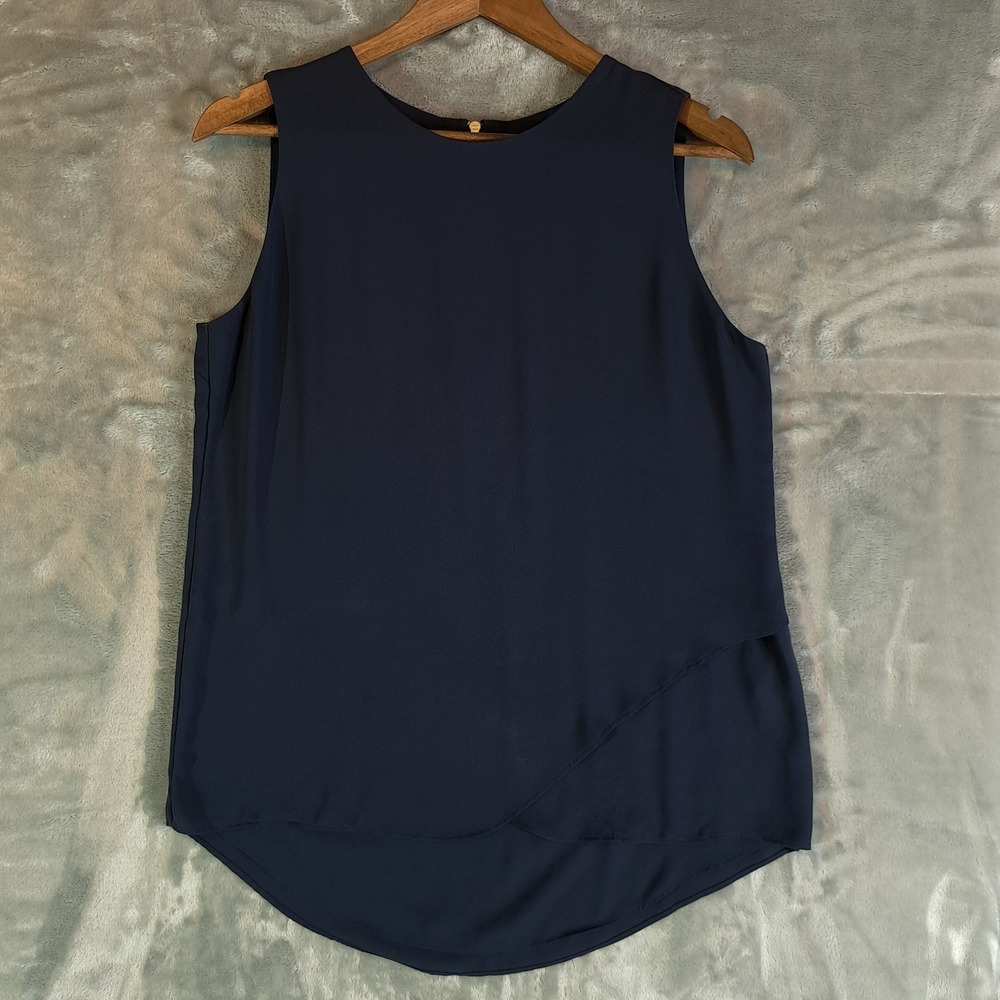 Chicos Chiffon Tunic Top Blouse 0 Small Navy Blue Sleeveless Curved Tulip Hem
